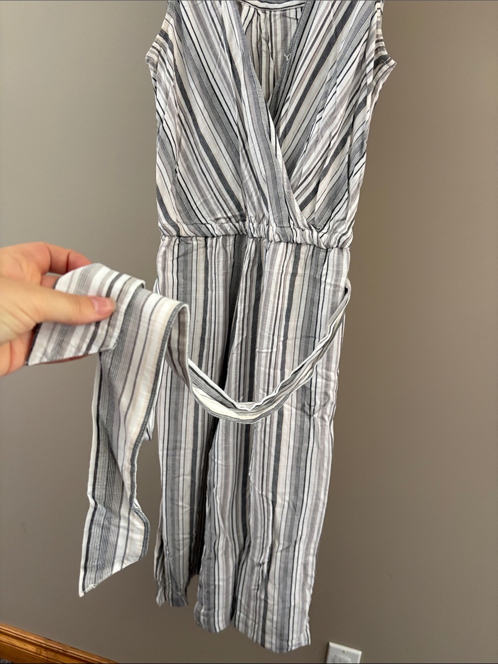 Striped Sleeveless V-Neck Jumpsuit - Gray & White - Picture 8 of 11
